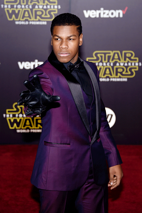 celebritiesofcolor:John Boyega attends the premiere of Walt Disney Pictures and Lucasfilm’s ‘Star Wa