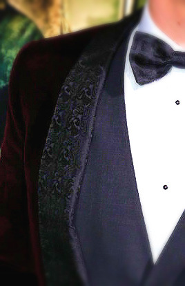 thebritishteapot:  thescienceofjohnlock:  iresearchedyou:  suit details from dos