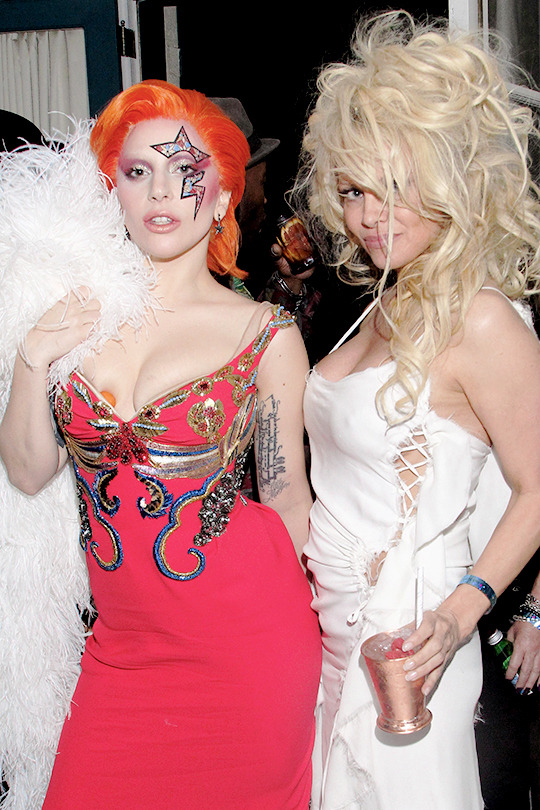 gagasgallery:  Lady Gaga and Pamela Anderson attend the Absolut Elyx Hosts Mark Ronson’s