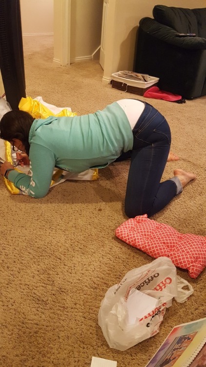slgs5aggie: Yes dear, whatever you say dear.. just keep doing what your doing. #mymilf #mormonmilf #
