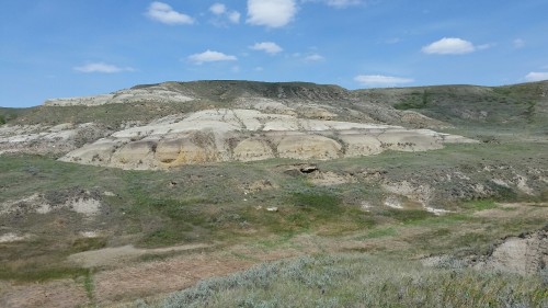 dream-small-do-big:Chambery Coulee - Saskatchewan, CanadaWithin the Chambery Coulee the Frenchman Fo