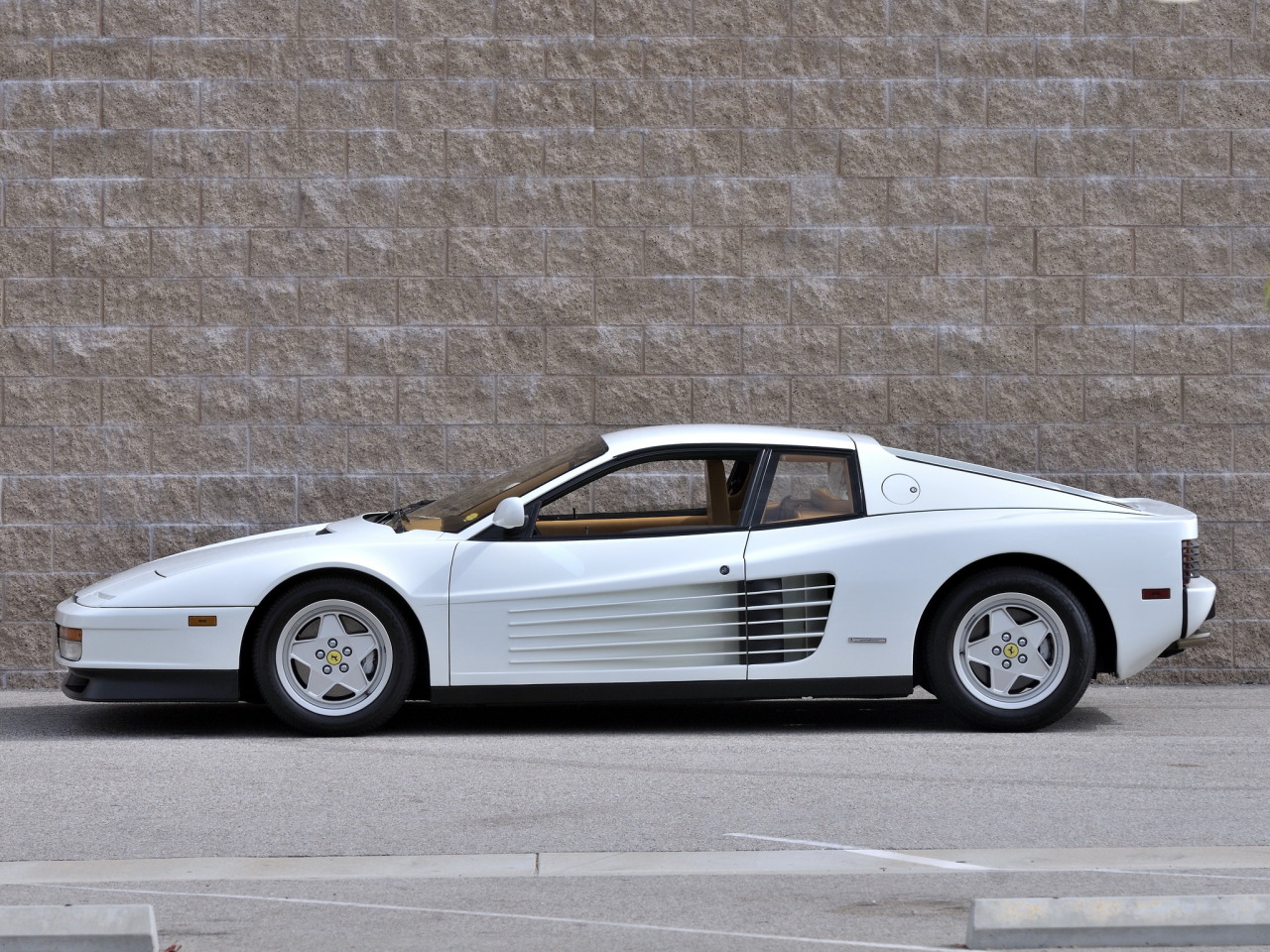 Ferrari testarossa 2016