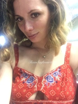 texassunflower10:  I wore this dress to the