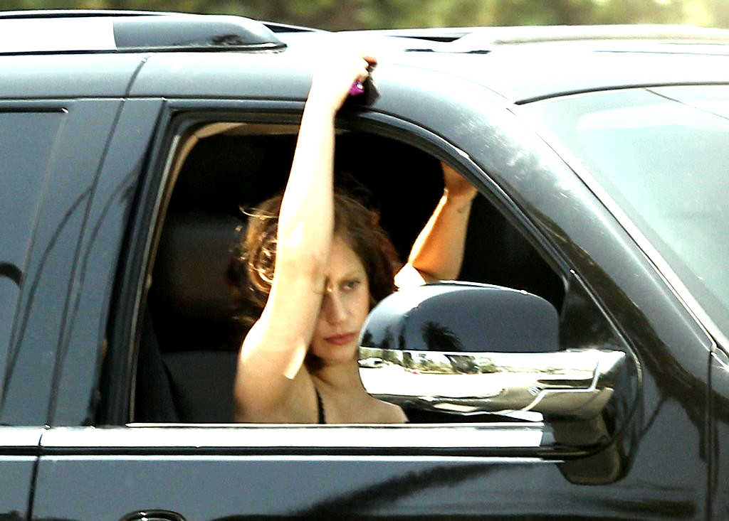 stateoftheartpop:  disneyprincess-high:  gagaroyale:  Gaga spotted yesterday in Los
