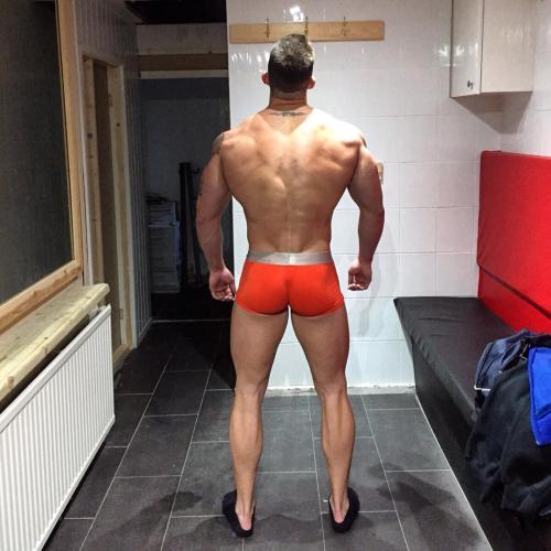 lumbrjax:  Instagram user @craigmortonfitness http://ift.tt/1nd7hfP 