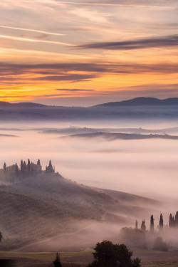 sundxwn:  In the misty Tuscany by Alessio