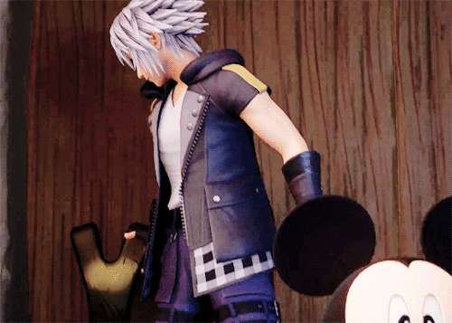 gayrikus:there he is!!! 🌼💞✨💜💫🌸🗝️