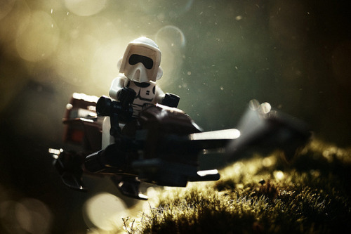 brain-food:  Star Wars LEGO Photography by Avanaut