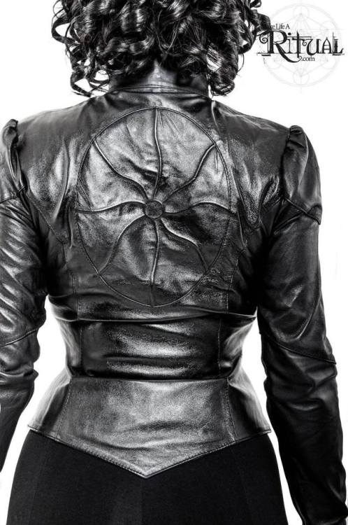 Look what we found in our treasure chest of samples: The Priestess Jacket. We are releasing these fe