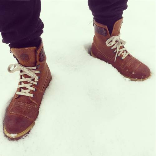 Loving the snow this morning in our @timberland Pond Hockey Boots #menswear #mensstyle #mensfashion 