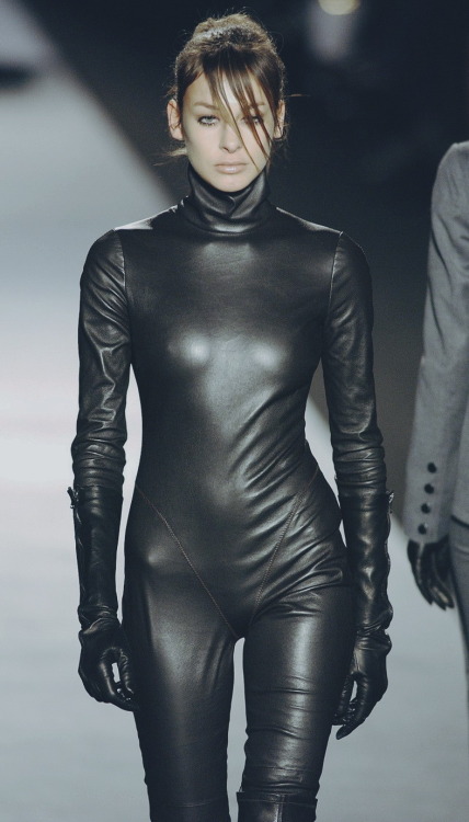 Costume National / Fall 2003 / RTW Model: Daniela Lopes