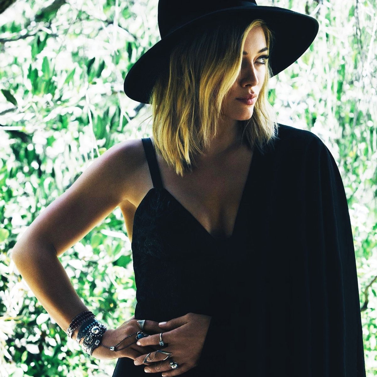 bodysofwork:  Hilary Duff - Harper Smith Photoshoot for ‘Chasing The Sun’