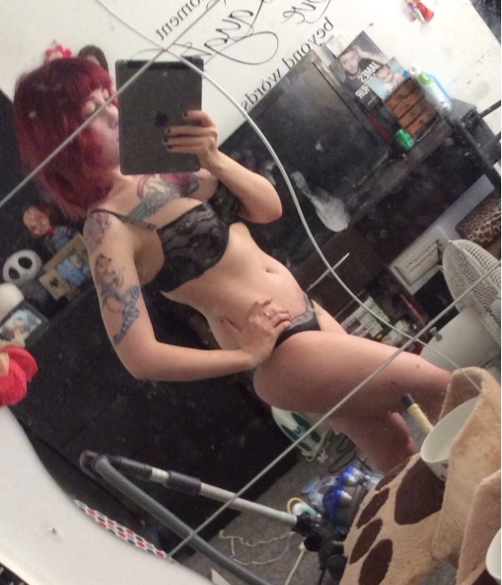 squiglet:  No hate please. This is my mummy tummy. I also need to clean my mirror.