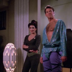 fuckrashida:  Honestly the #LOOKS on Star Trek were insane