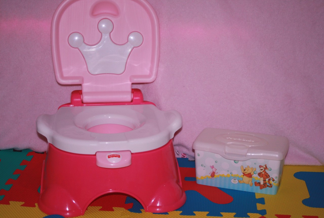 daddysetheralkitten:  This is my princess pink training potty~ the ONLY way a baby