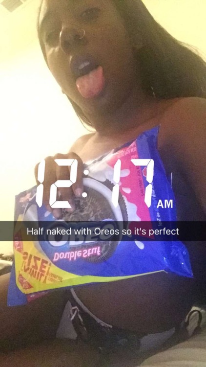 taint3edcakes:  Thottie Late night snapchat pics