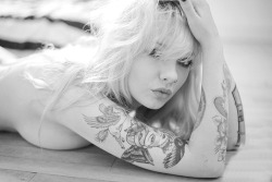 sexgirlsandtattoos:  .