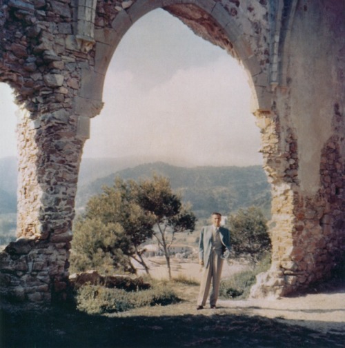 ladybegood: Frank Sinatra in Spain, 1950