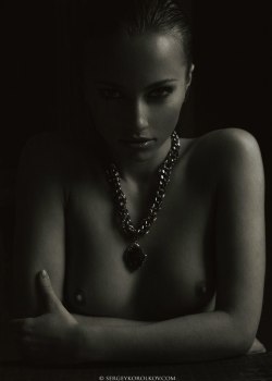 erotismus:  primaryinstincts. http://bit.ly/1mpSQQH