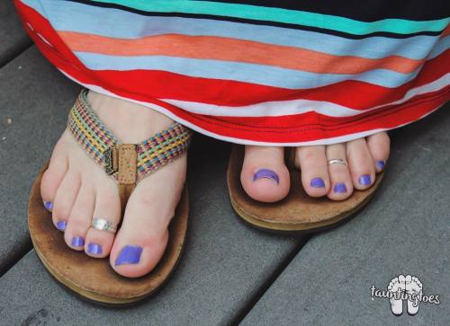 tauntingtoes:  Busy day ahead today. My feet will be tired by the end of the day!