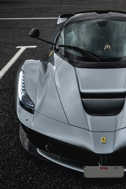 Sex vistale:  LaFerrari | via pictures