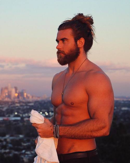 lumbrjax:  Instagram user @brockohurn http://ift.tt/1mewLIE 