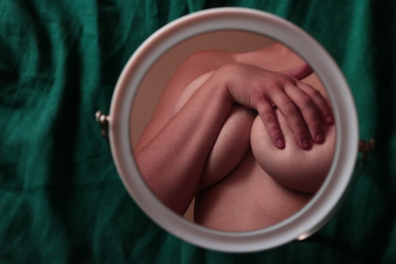 kawaii-blushing-penis:  nubilefae: self-reflection  