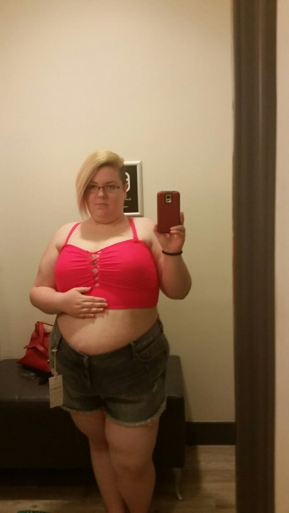 chubby-bunnies:  Breanna, 26, 273lbs. While I didn’t end up buying this outfit; it’s because of Chubby Bunnies that I decided to try on a bikini top. For the first time since I was a child. I’m definitely going to buy the swim suit for this summer!