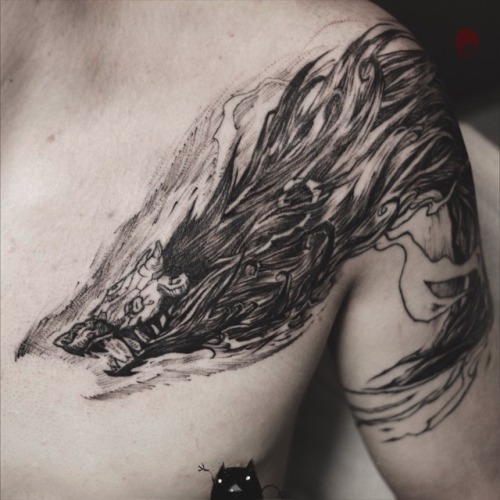 Second session on Julian’s shadow wolf. It’s wrapped around his shoulder and goes until the forearm.