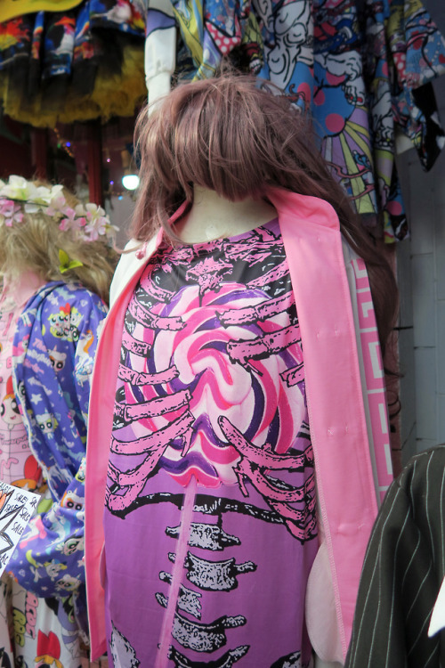 ninetail-fox:Japanese teen’s fashion ,Harajuku