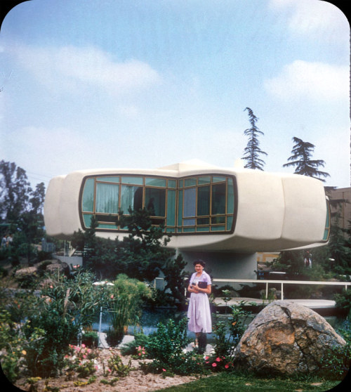 c86: Monsanto House of the Future, 1957 This exhibit in Disneyland represented a house set in the fu