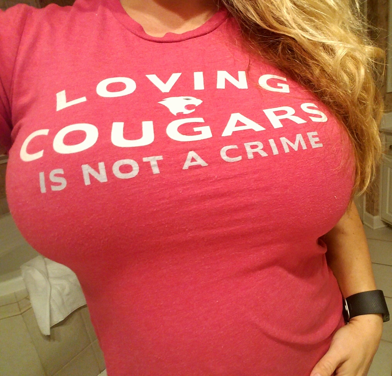 scgrrl72:  Showing my support for College of Charleston Cougars.  Go Cougs!  ‘Night