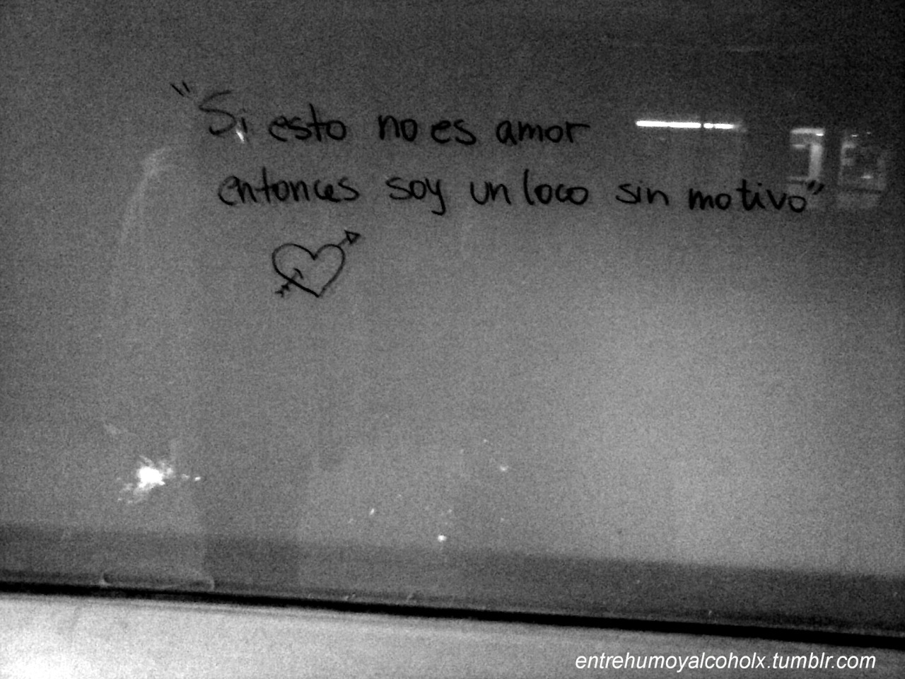 entrehumoyalcoholx:  Pensando en ti …