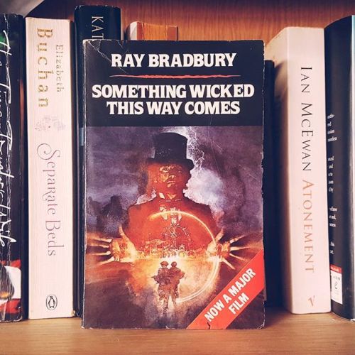 bibliobeque: Something Wicked That Way Leaves BCID: 486-15706471 #bookcrossing #raybradbury #somethi