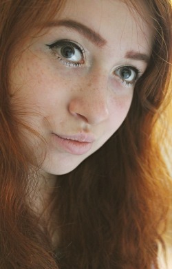 just-redhair:  There I am looking up at the