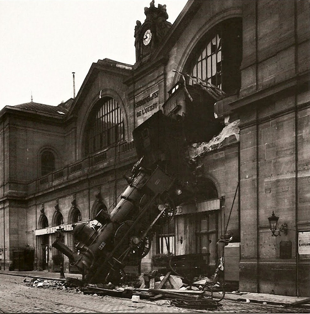 Albert Brichaut - Vue de l'accident de l'express de Granville à la gare Montparnasse