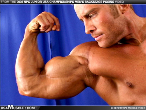 muscle-mountains:  Men and their biceps - a love story for the ages