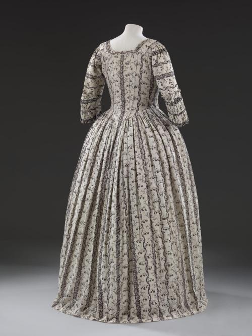 Robe à l’anglaise, 1770′sFrom the V&amp;A