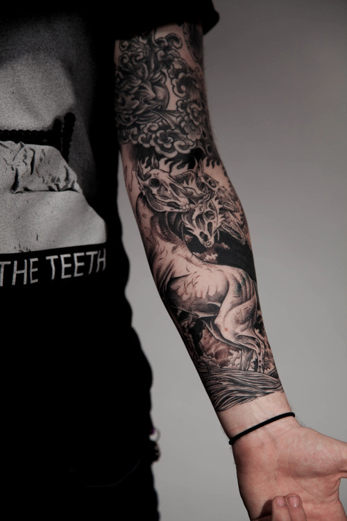 nuclear-tear:  Seducing you with my awkwardness | via Tumblr sur We Heart It. 