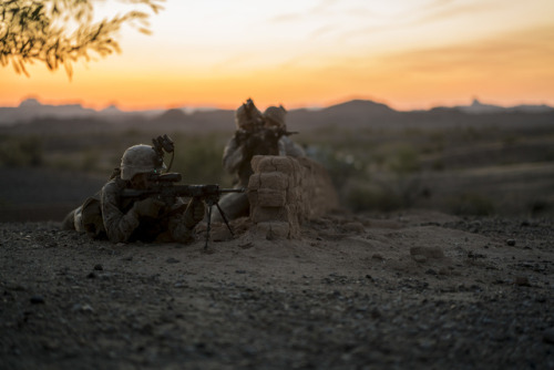 militaryarmament: U.S. Marines with 2nd Battalion, 6th Marine regiment, conducting a heavy Huey raid