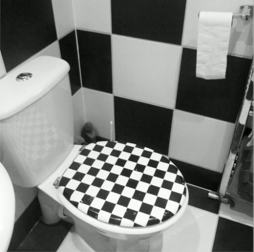 Guys look how punk my dad’s bathroom is. 