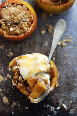 boozybakerr:   Apple Crisp Stuffed Apples 