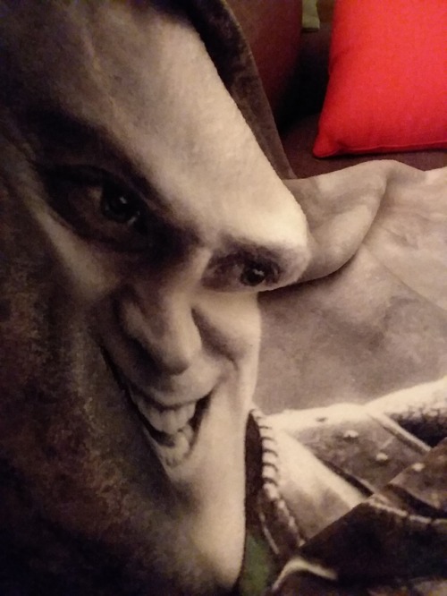 ladylowkeyed:so i got a loki blanketit’s goddamn hilariousehehehehehehe