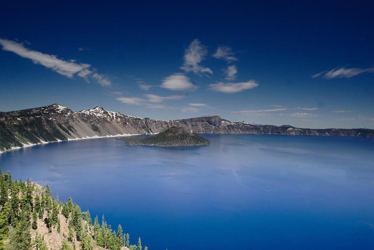 Crater Lake, Oregon [OC] [1334x892] via /r/EarthPorn http://ift.tt/2sZeL8W