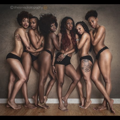 black3dahlia:  “Every woman is a queen, and we all have different things to offer.” -Queen Latifah  Photo By: @sheismephotography  Pictured: @wonder_woman_o @iamreneewatkins @hippie_heathen @black3dahlia @pintsizenurse @lexie_nicole_ 