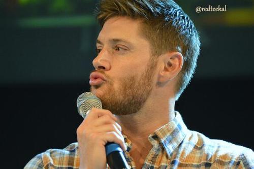 michaels-sword:  These lips are SO SO SO DISTRACTING….just STOP please!!(x) 