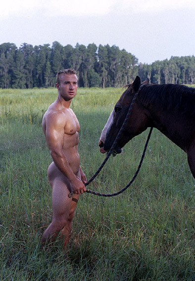 malearmpits:  Oh Derrick!   Lucky Horse I’d say -  Dam this guy is handsome, muscular and so sexy.  WOOF