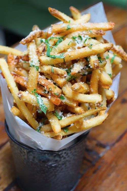 daily-deliciousness: Parmesan truffle fries