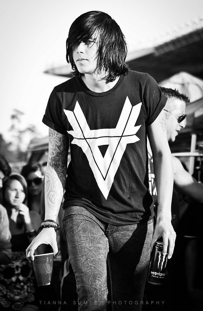 l3tscheerstokellinquinn:  Kellin Quinn blog