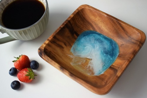 sosuperawesome: Resin Art Trinket and Serving DishesRebecca Kent on EtsySee our #Etsy or #Ring Dishe